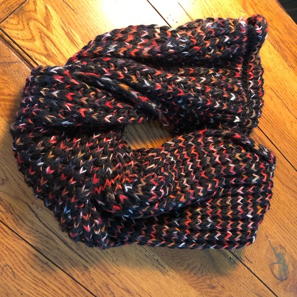 Scarf and Hat Set! Gorgeous, Soft J. Jill Infinity Scarf and Pom Pom Hat Set - Picture 6 of 8